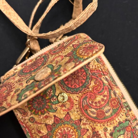 Beautiful Cork Wallet & Phone Case. - Picture 3 of 11